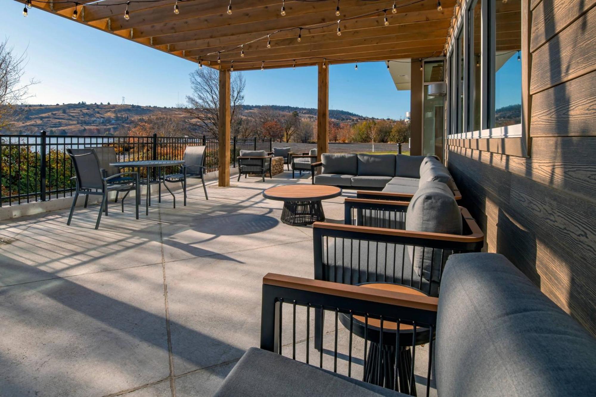 Fairfield Inn & Suites By Marriott Klamath Falls Exterior photo