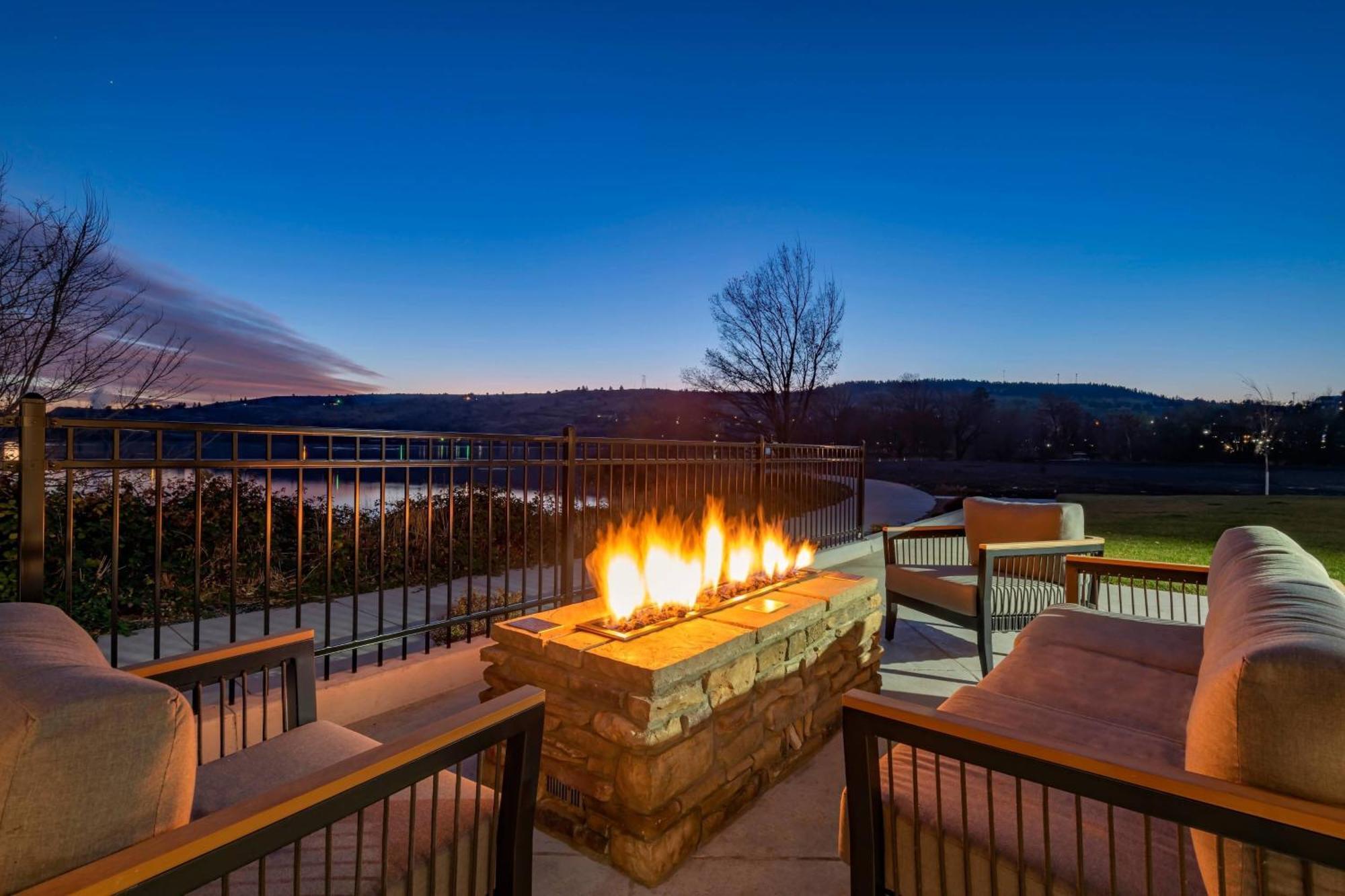 Fairfield Inn & Suites By Marriott Klamath Falls Exterior photo